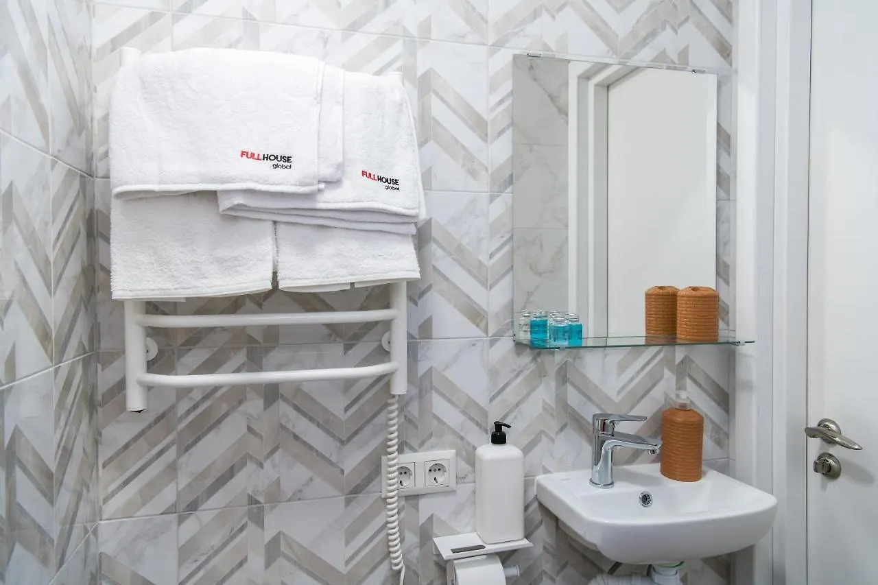 Apartment Myfreedom Apartments: Metro Klovska, Near Military Hospital Kyiv Ukraine