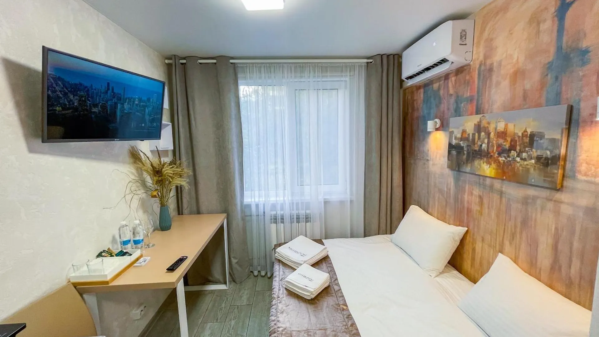 Apartment Myfreedom Apartments: Metro Klovska, Near Military Hospital Kyiv Ukraine