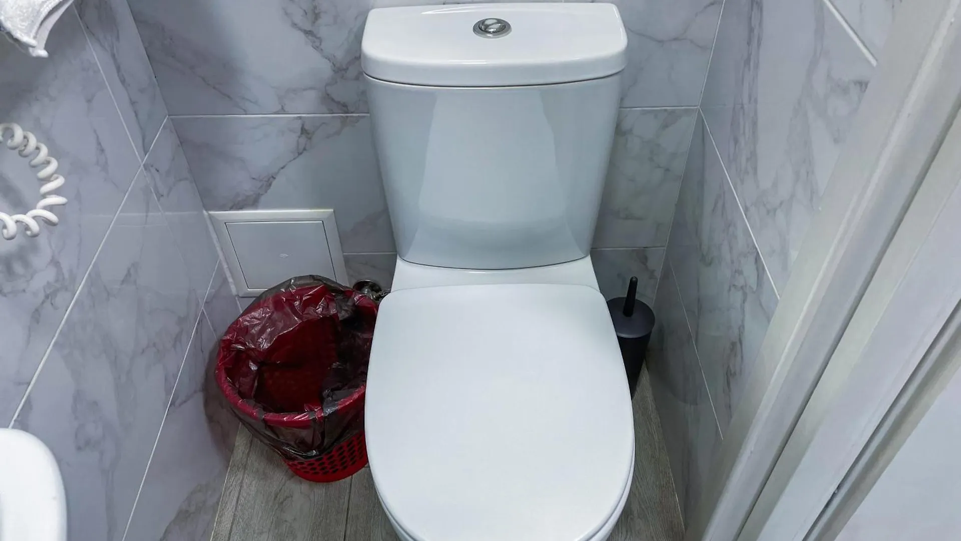 Myfreedom Apartments: Metro Klovska, Near Military Hospital Kyiv